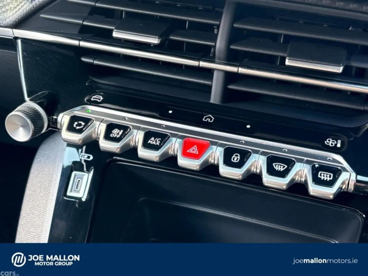Peugeot 2008 MPV, Petrol Hybrid, 2026, Black