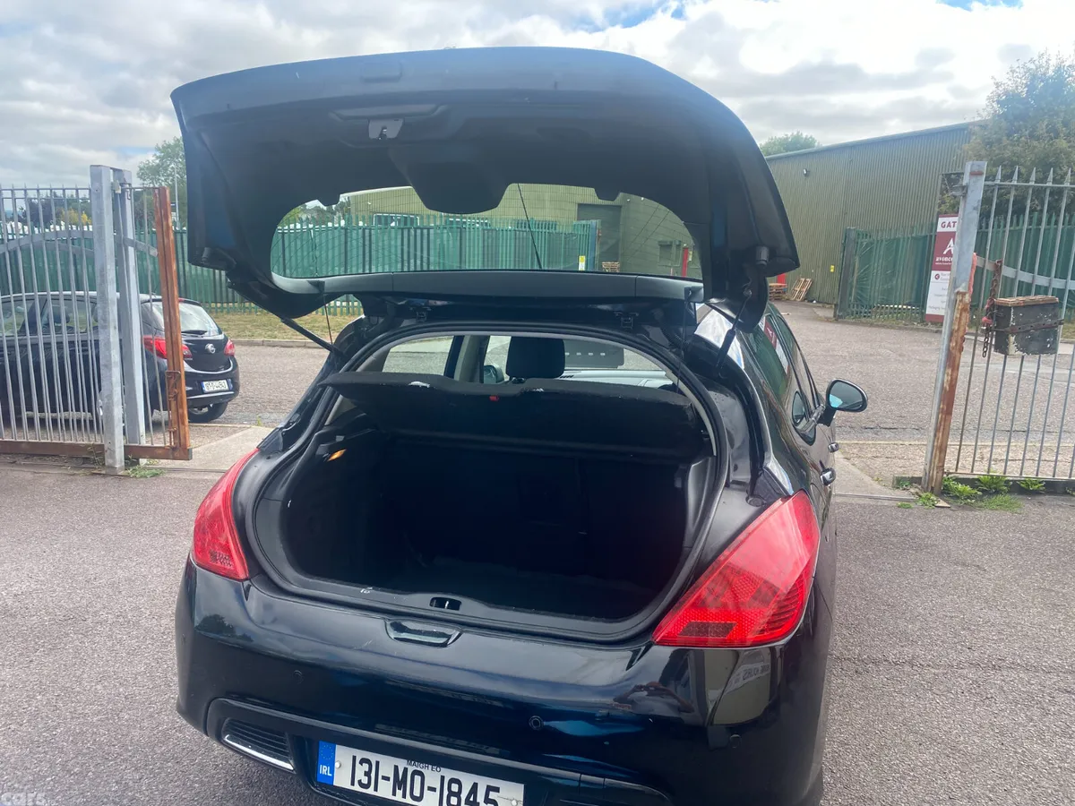 Peugeot 308 Hatchback, Diesel, 2013, Black