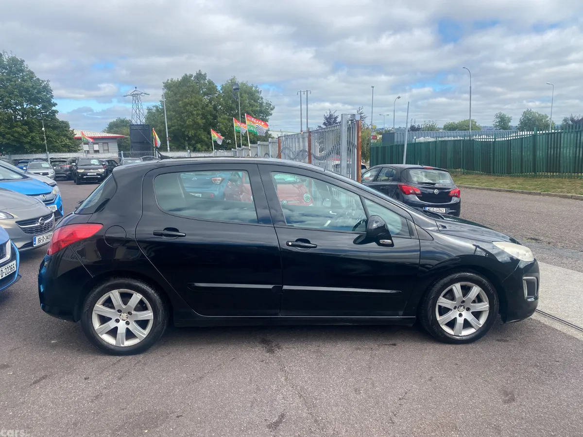 Peugeot 308 Hatchback, Diesel, 2013, Black