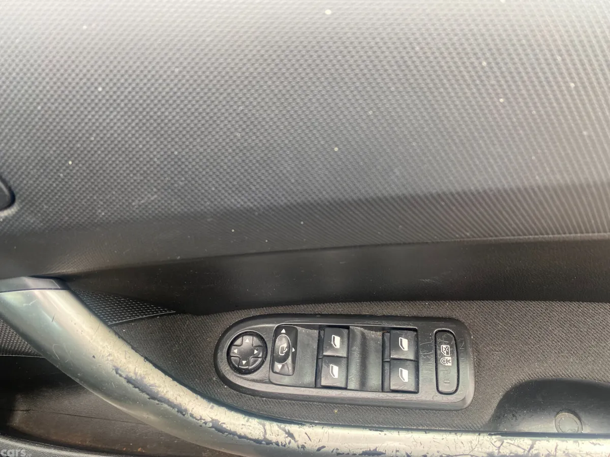 Peugeot 308 Hatchback, Diesel, 2013, Black