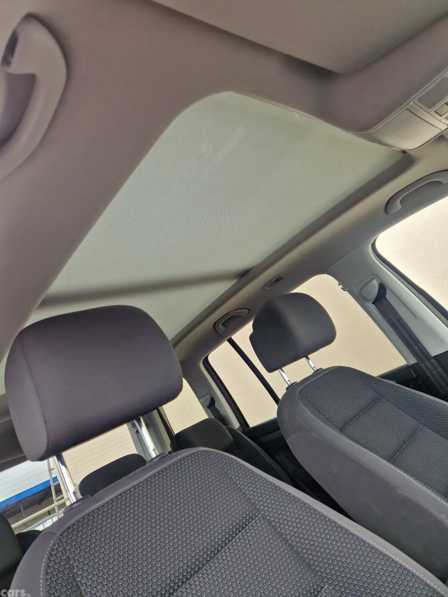 Volkswagen Touran MPV, Diesel, 2015, Black