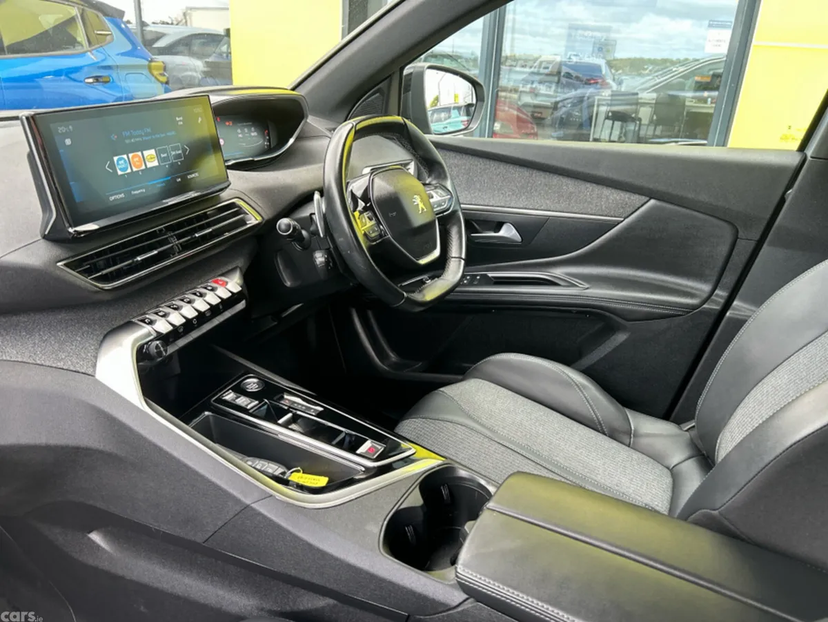 Peugeot 3008 MPV, Diesel, 2023, Grey