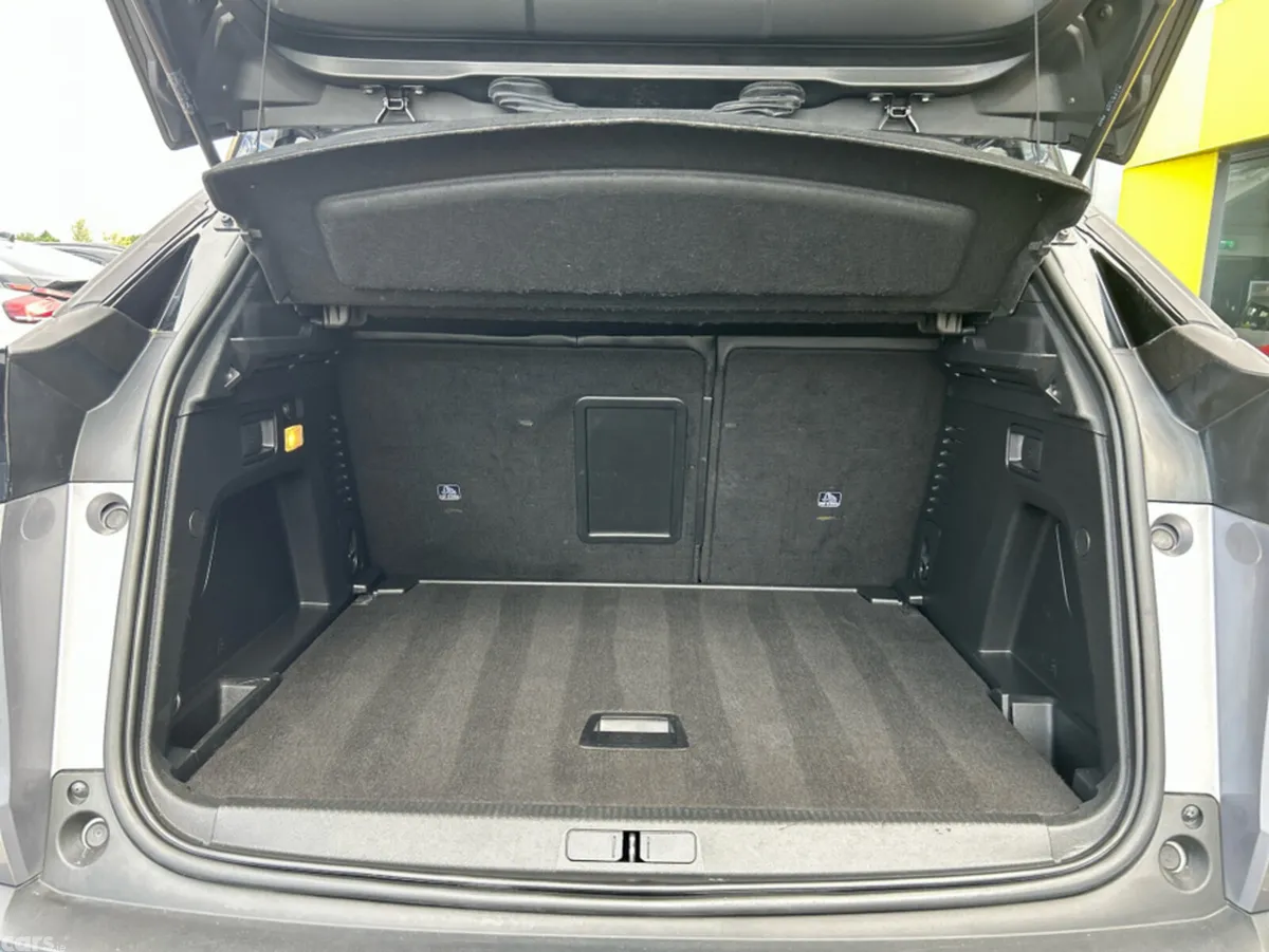 Peugeot 3008 MPV, Diesel, 2023, Grey