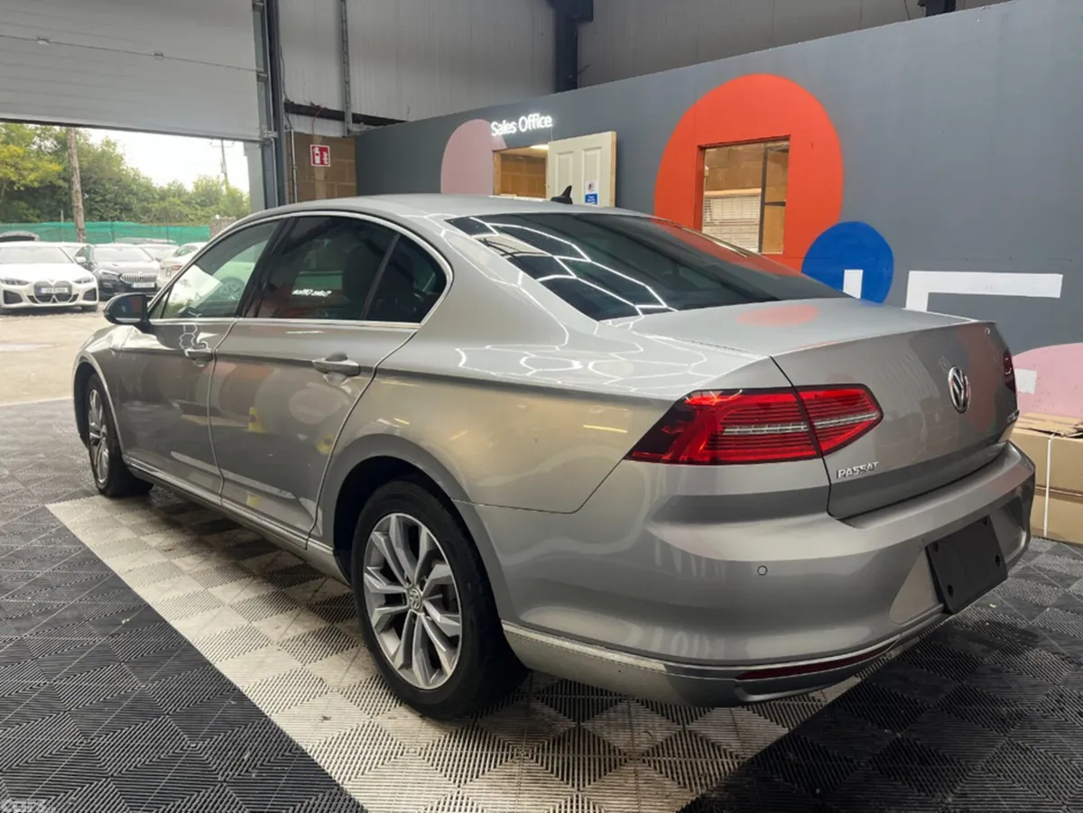 Volkswagen Passat Saloon, Petrol, 2016, Grey
