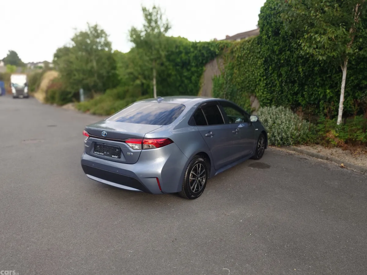 Toyota Corolla Saloon, Petrol Hybrid, 2020, Grey