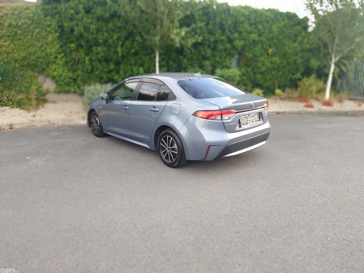 Toyota Corolla Saloon, Petrol Hybrid, 2020, Grey