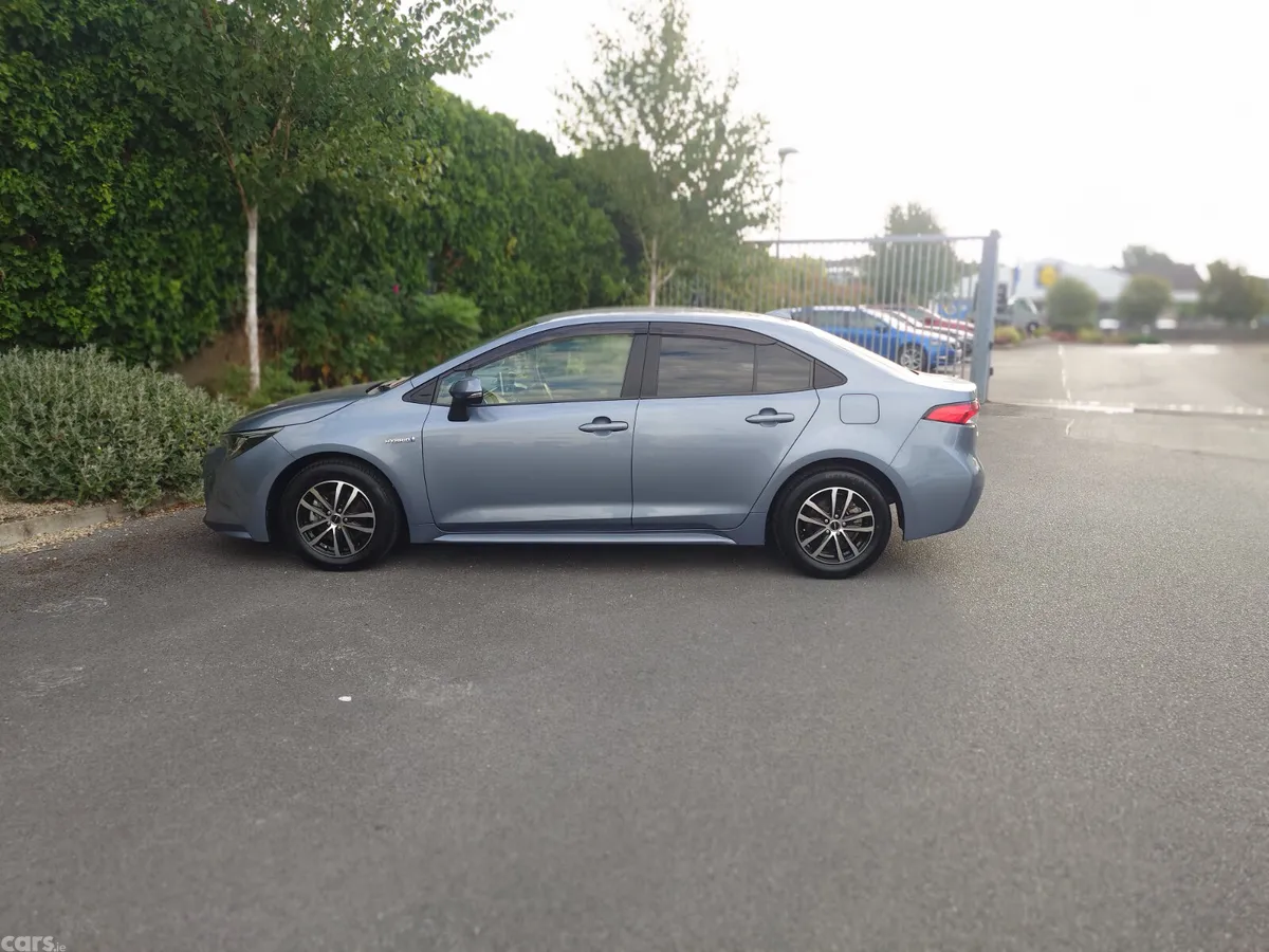 Toyota Corolla Saloon, Petrol Hybrid, 2020, Grey