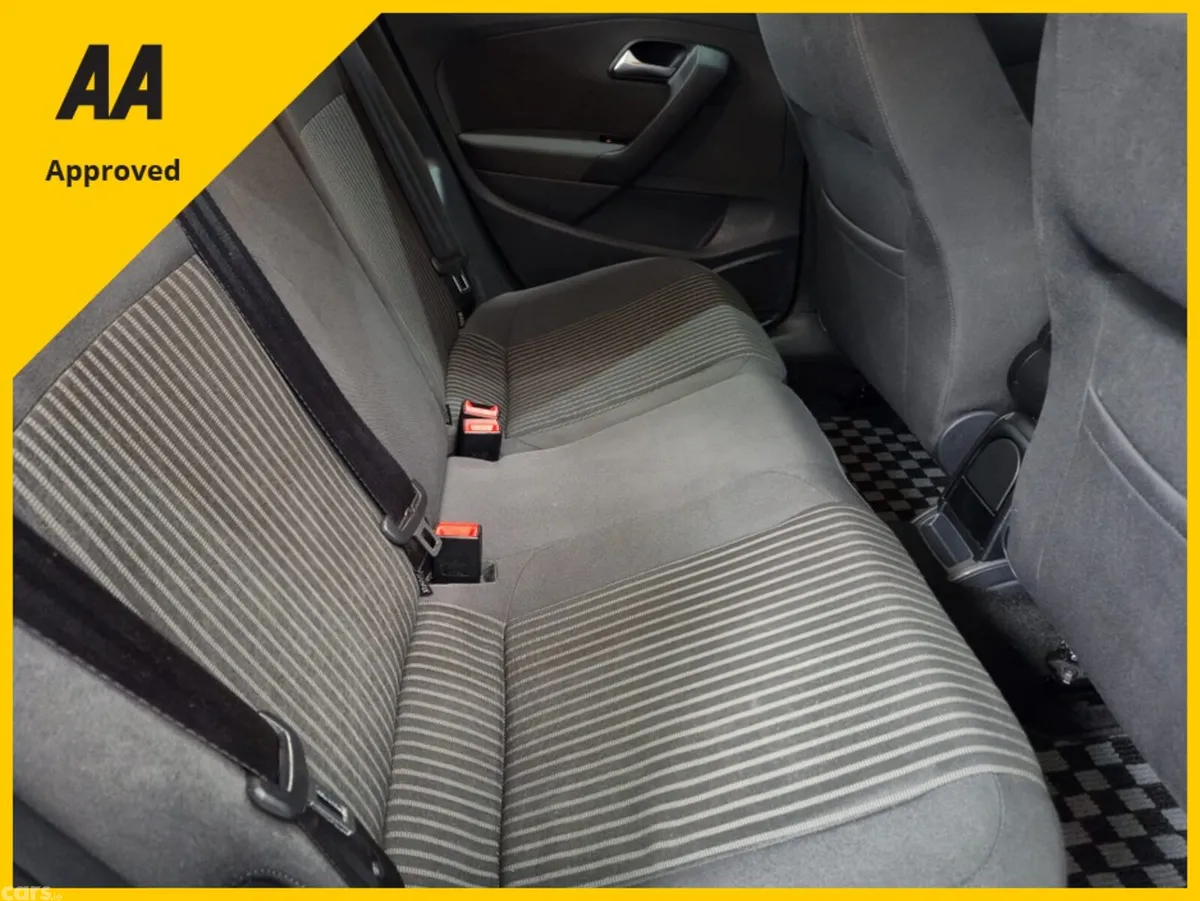 Volkswagen Polo Hatchback, Petrol, 2013, Blue
