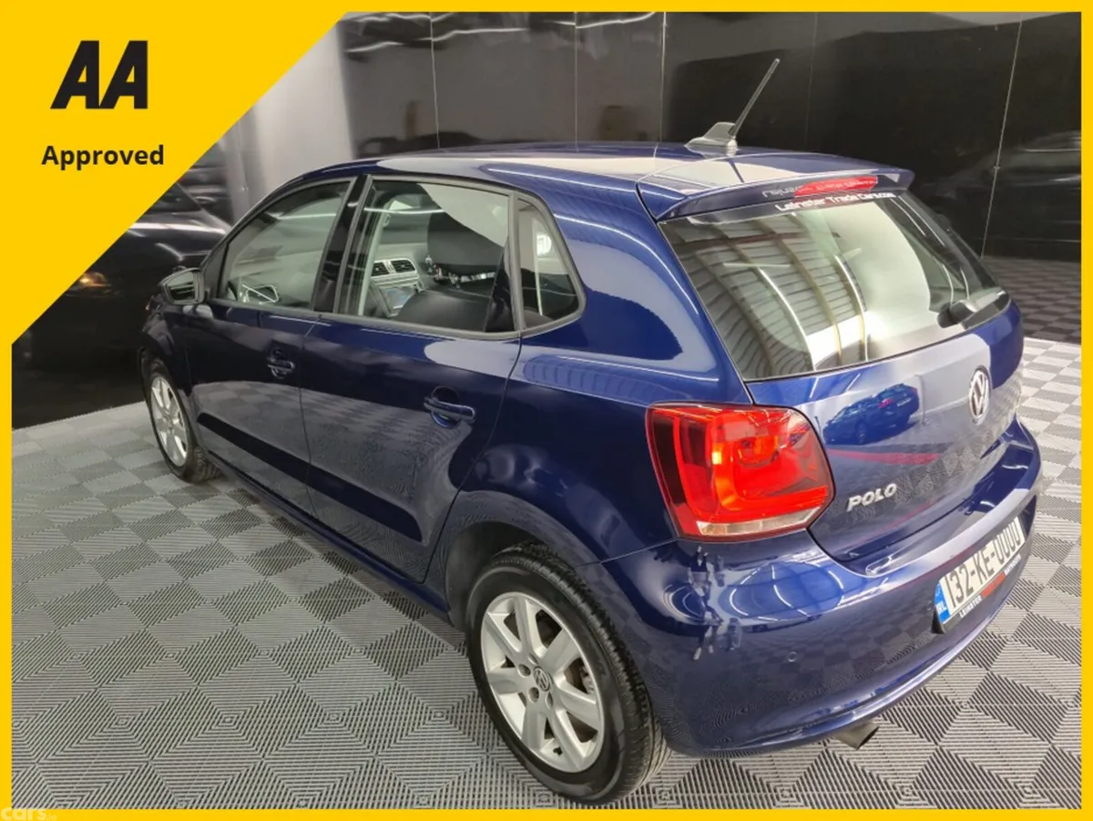 Volkswagen Polo Hatchback, Petrol, 2013, Blue