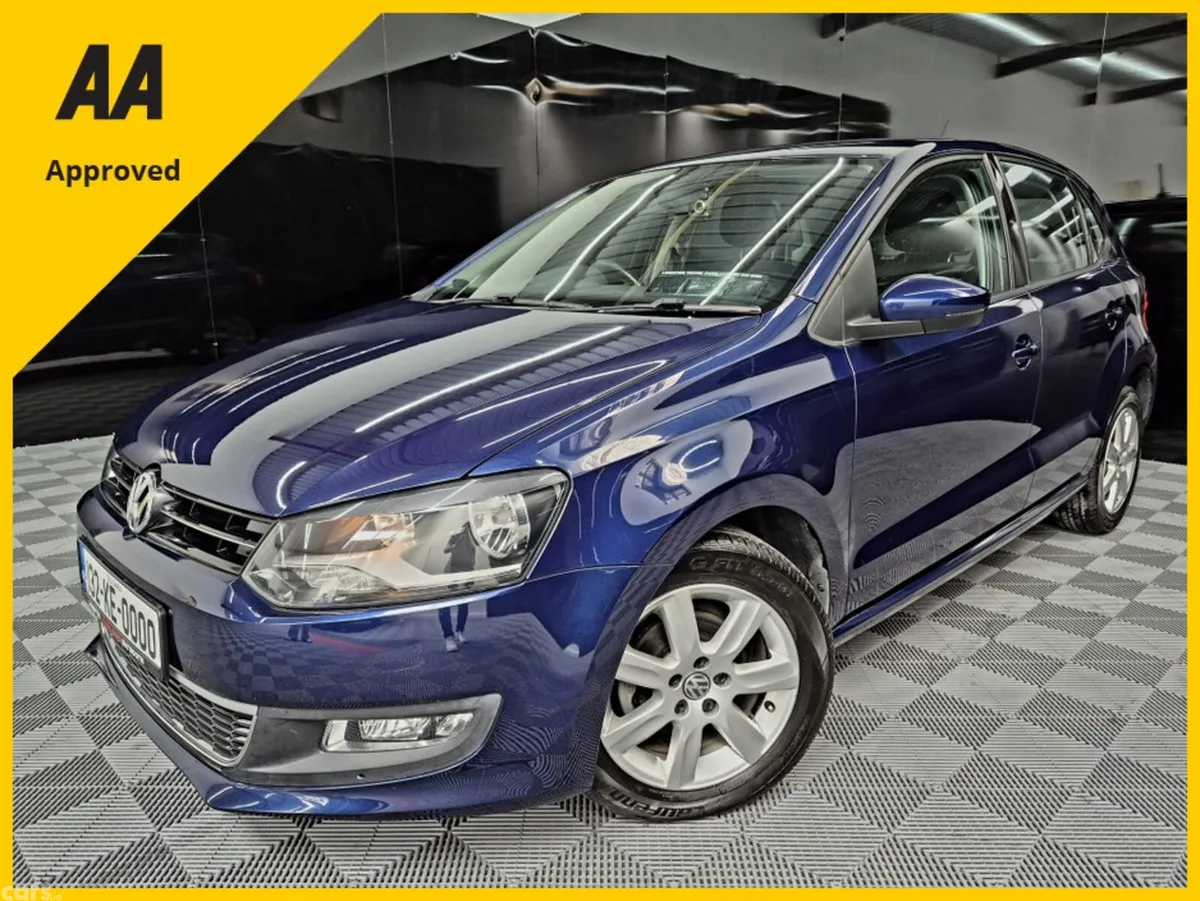 Volkswagen Polo Hatchback, Petrol, 2013, Blue