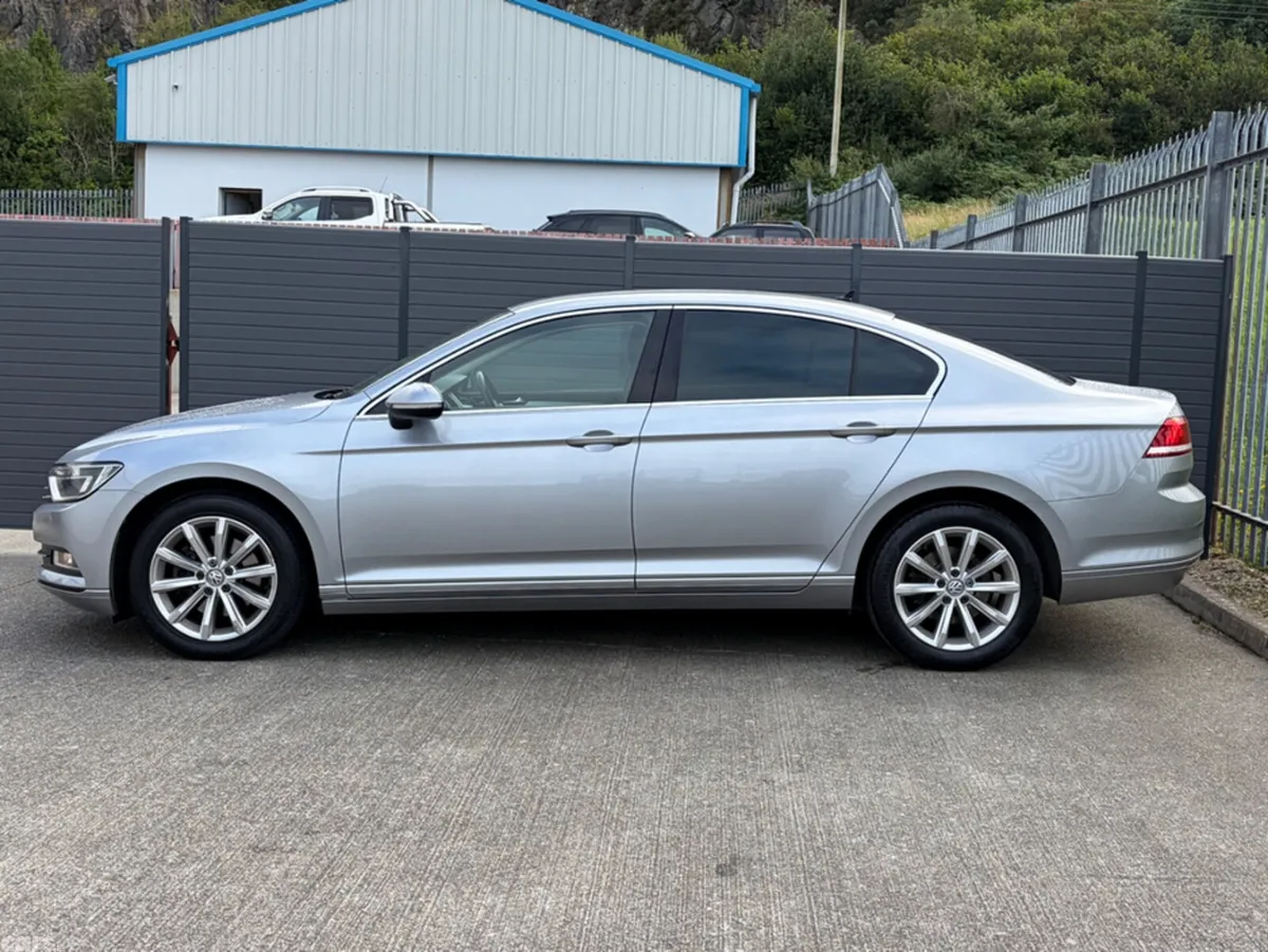 Volkswagen Passat Saloon, Diesel, 2019, Grey