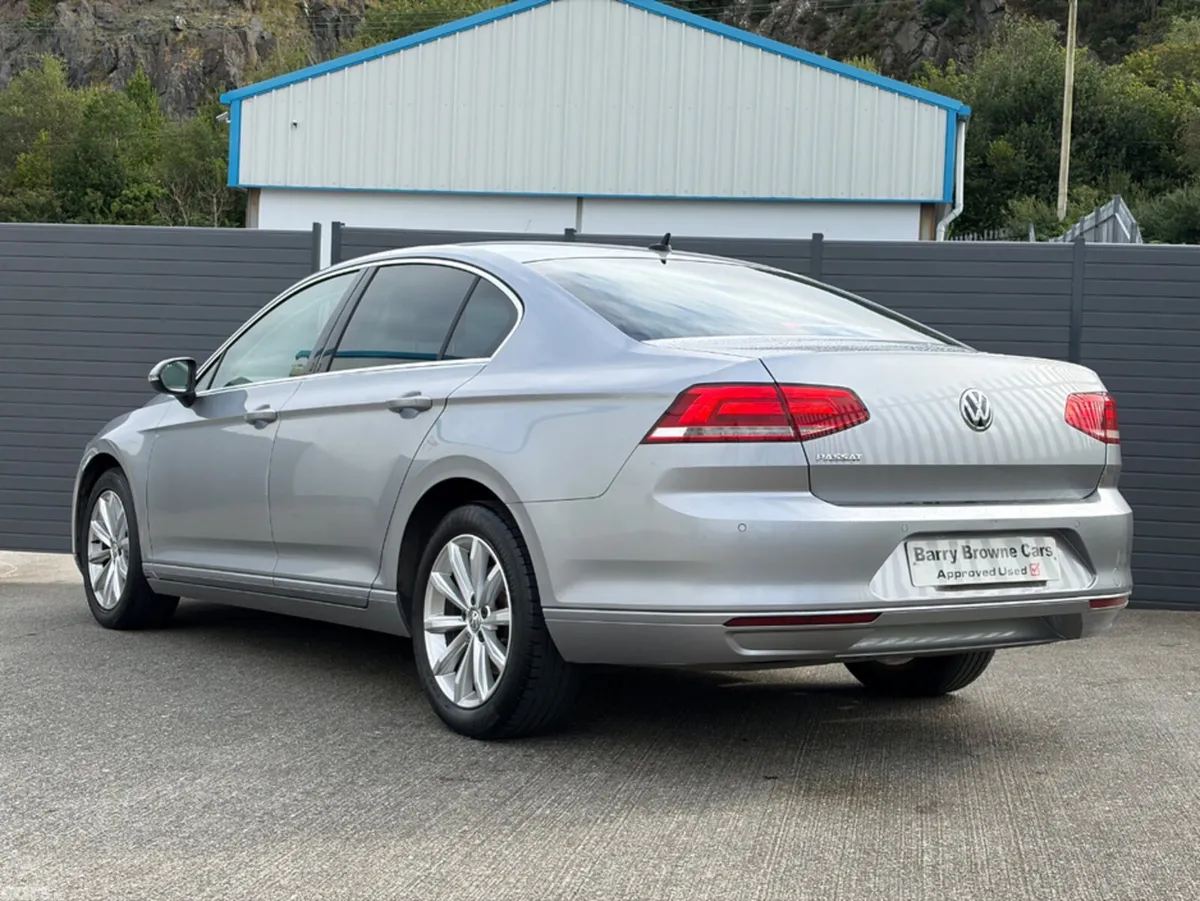 Volkswagen Passat Saloon, Diesel, 2019, Grey