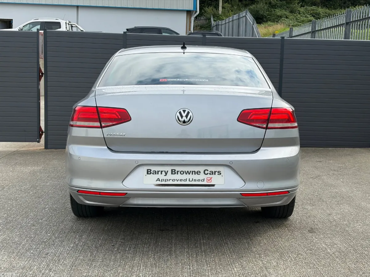 Volkswagen Passat Saloon, Diesel, 2019, Grey