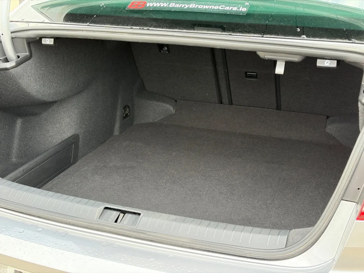 Volkswagen Passat Saloon, Diesel, 2019, Grey