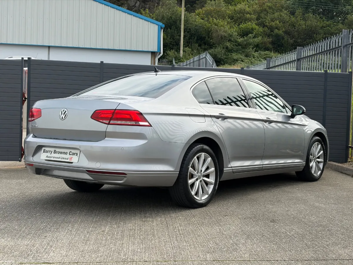 Volkswagen Passat Saloon, Diesel, 2019, Grey