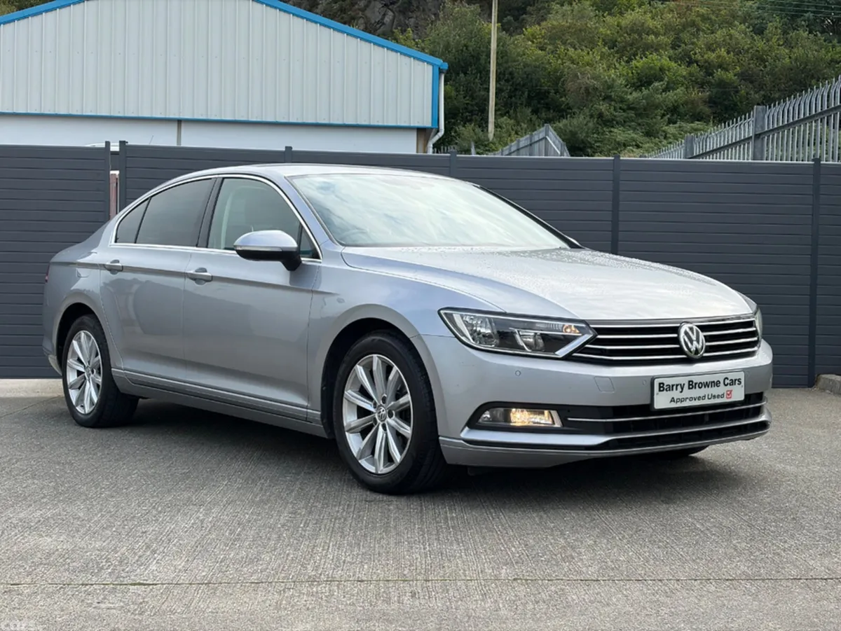 Volkswagen Passat Saloon, Diesel, 2019, Grey