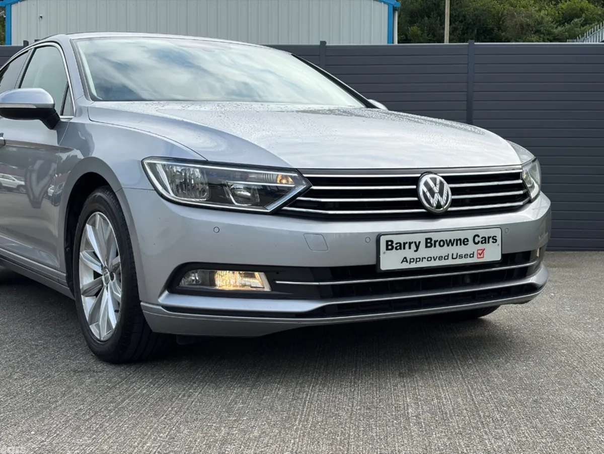 Volkswagen Passat Saloon, Diesel, 2019, Grey