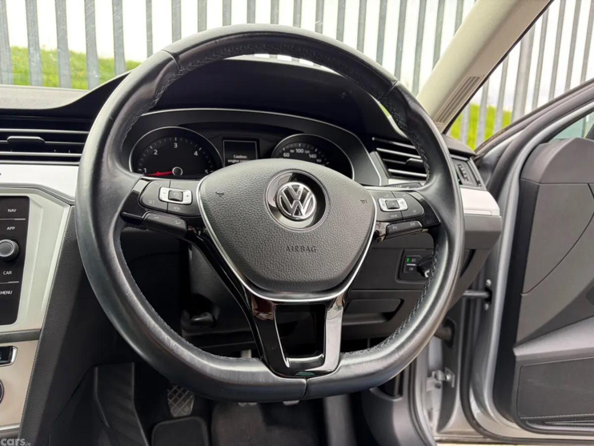 Volkswagen Passat Saloon, Diesel, 2019, Grey