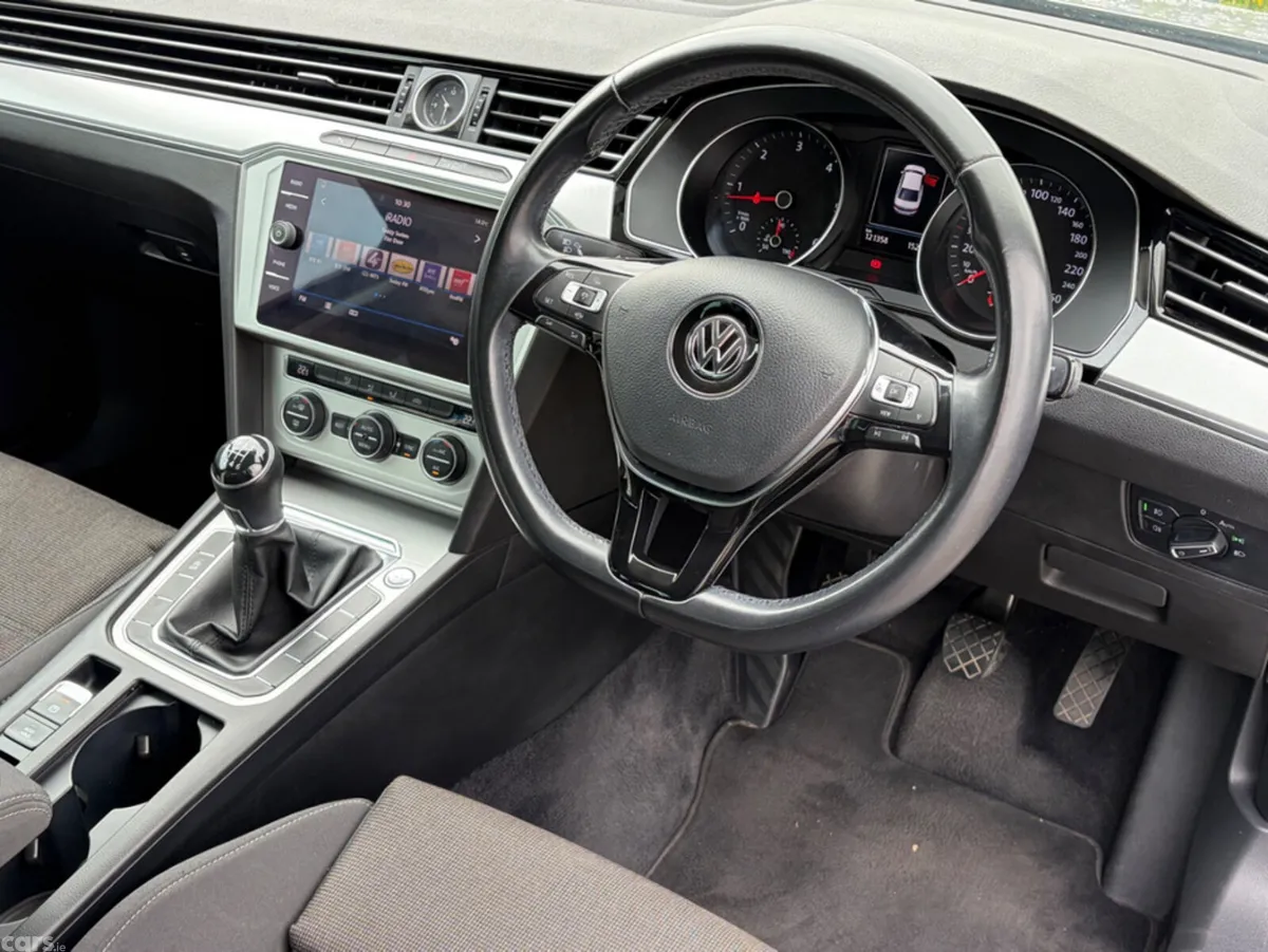 Volkswagen Passat Saloon, Diesel, 2019, Grey