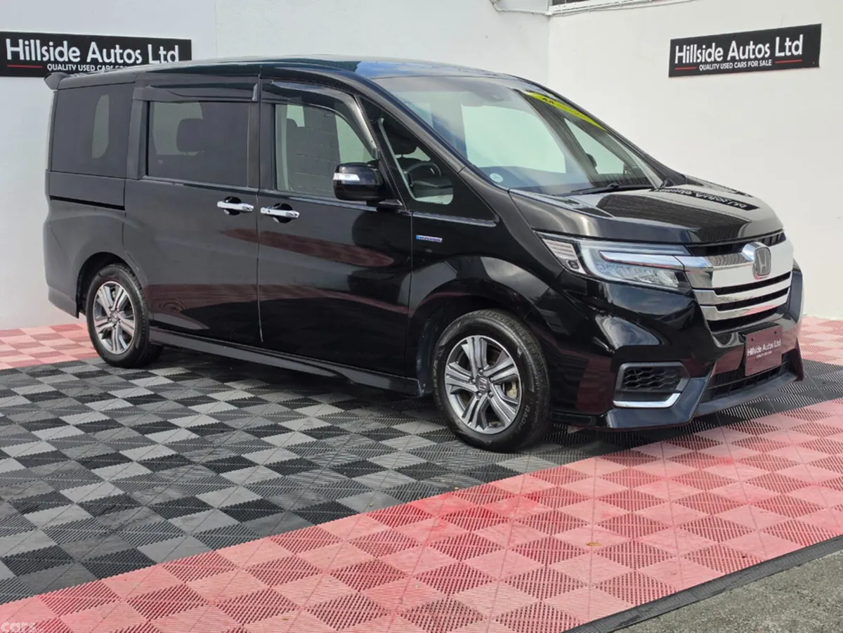 Honda Stepwagon MPV, Petrol Hybrid, 2017, Black