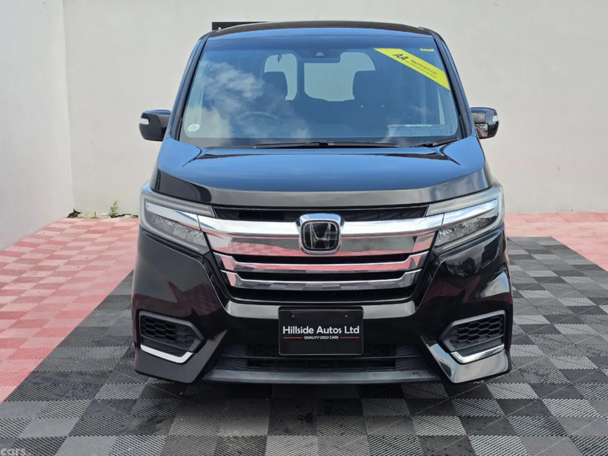 Honda Stepwagon MPV, Petrol Hybrid, 2017, Black