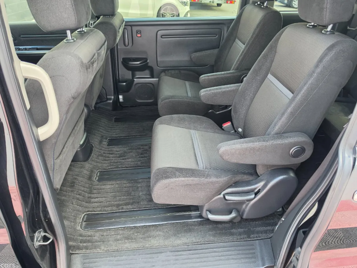 Honda Stepwagon MPV, Petrol Hybrid, 2017, Black