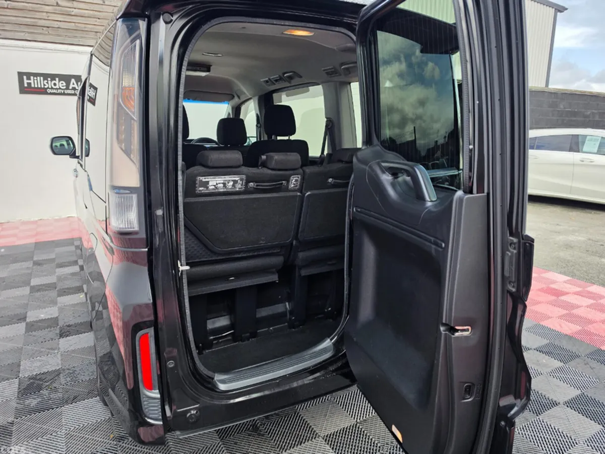 Honda Stepwagon MPV, Petrol Hybrid, 2017, Black