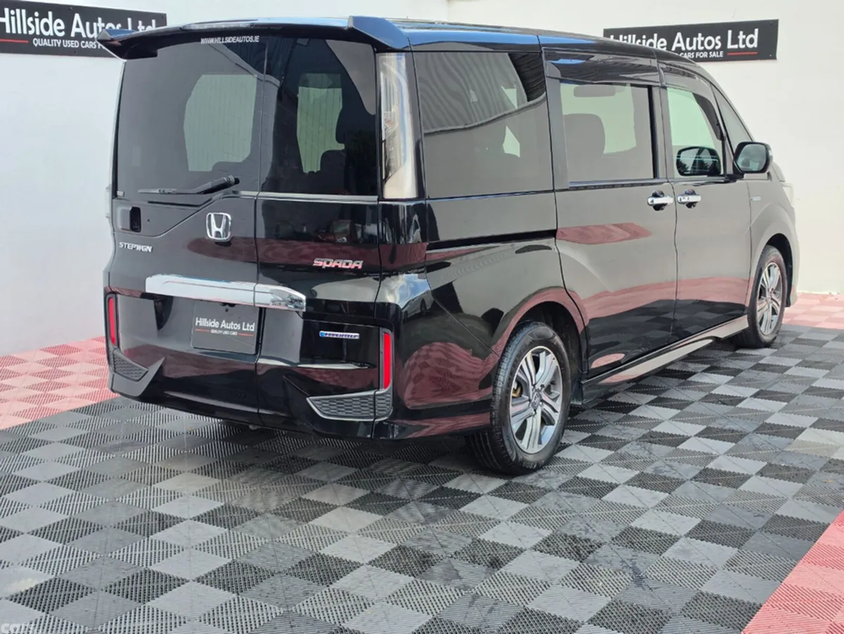 Honda Stepwagon MPV, Petrol Hybrid, 2017, Black