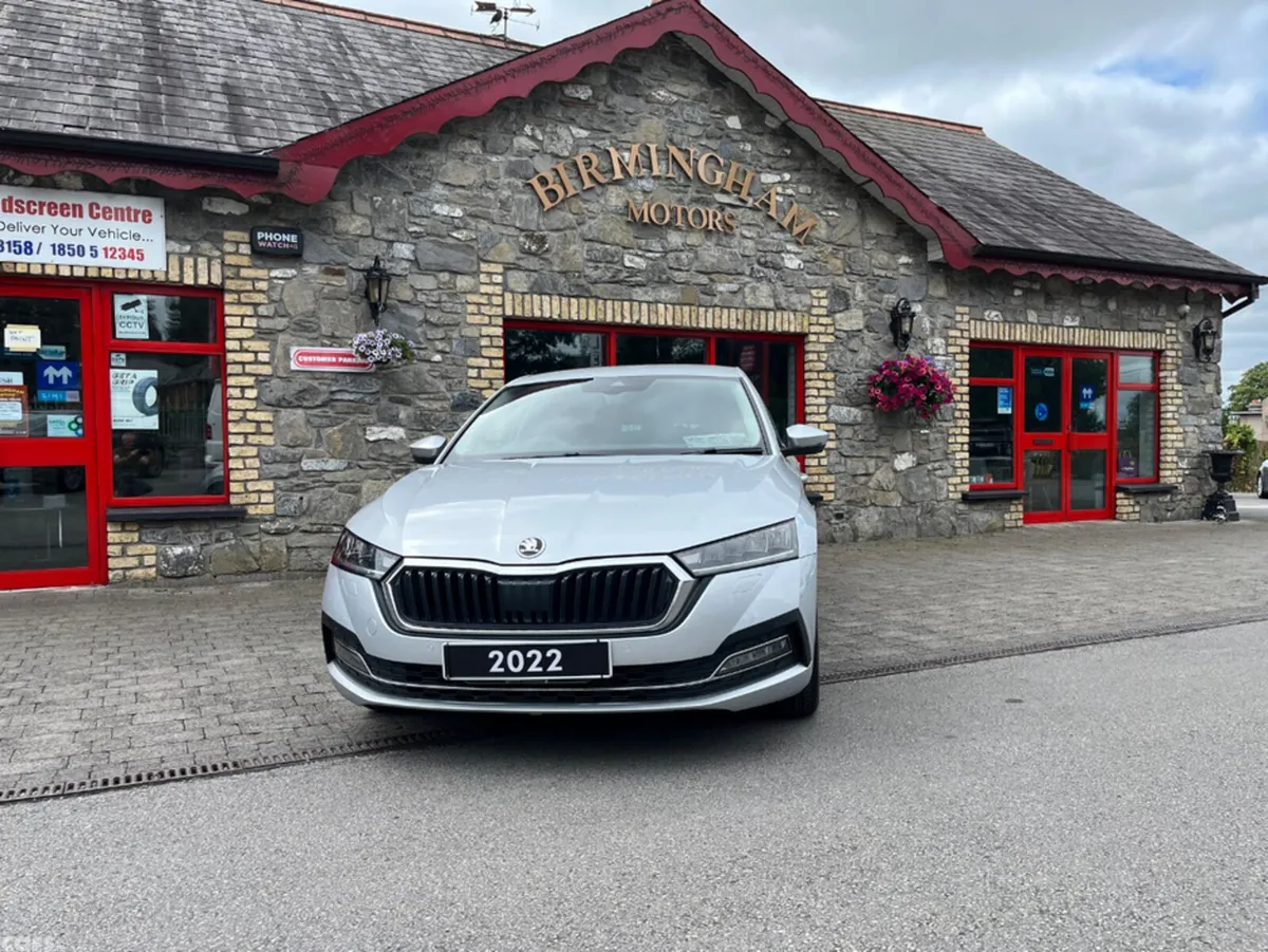 Skoda Octavia Hatchback, Diesel, 2022, Silver
