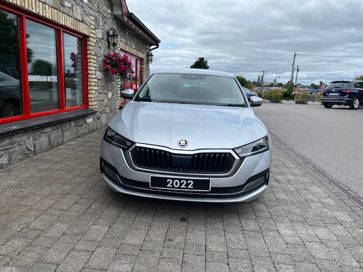 Skoda Octavia Hatchback, Diesel, 2022, Silver