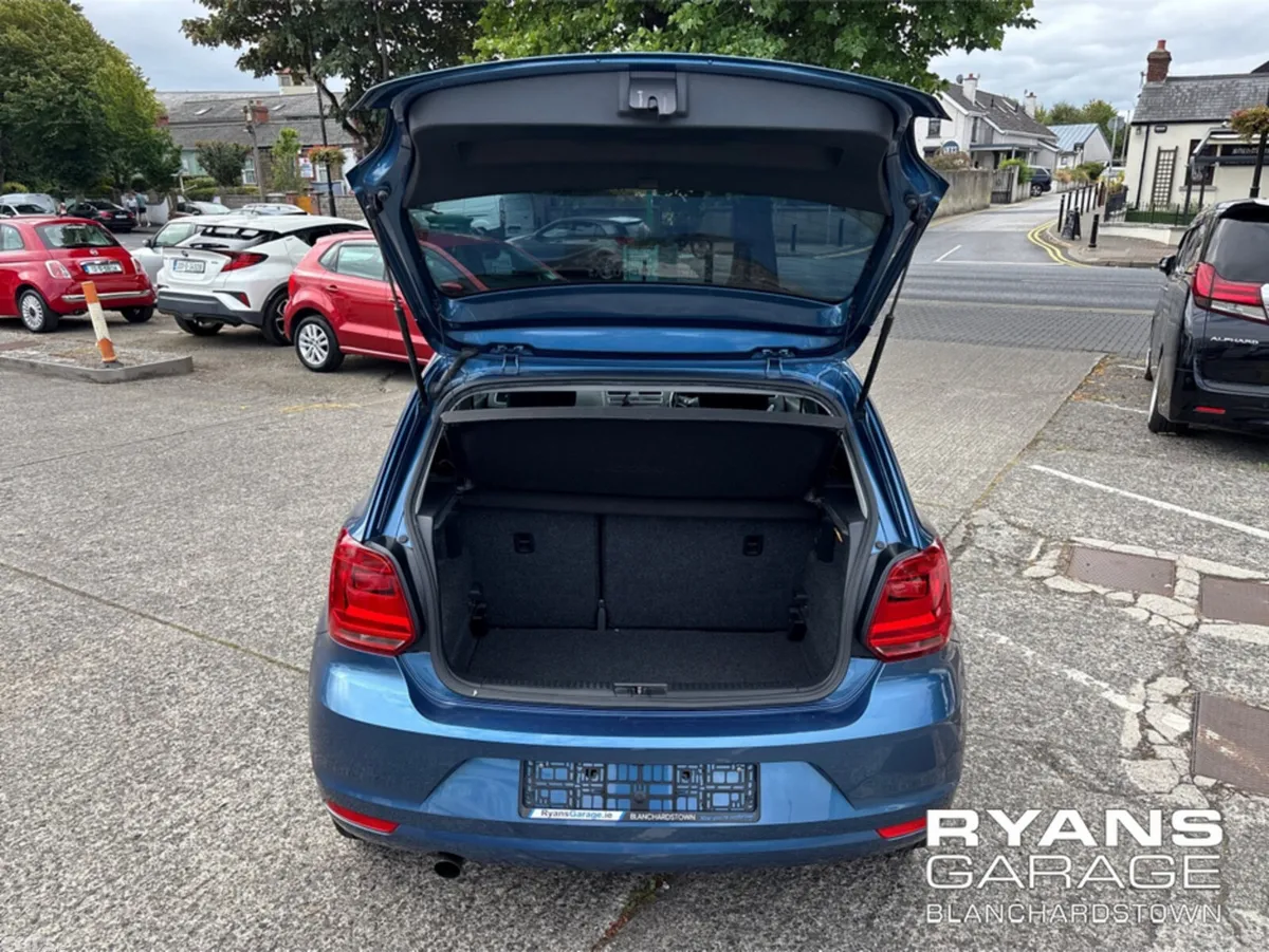 Volkswagen Polo Hatchback, Petrol, 2017, Blue