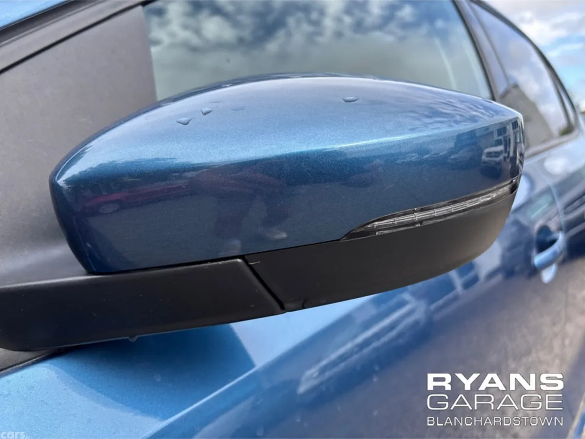 Volkswagen Polo Hatchback, Petrol, 2017, Blue