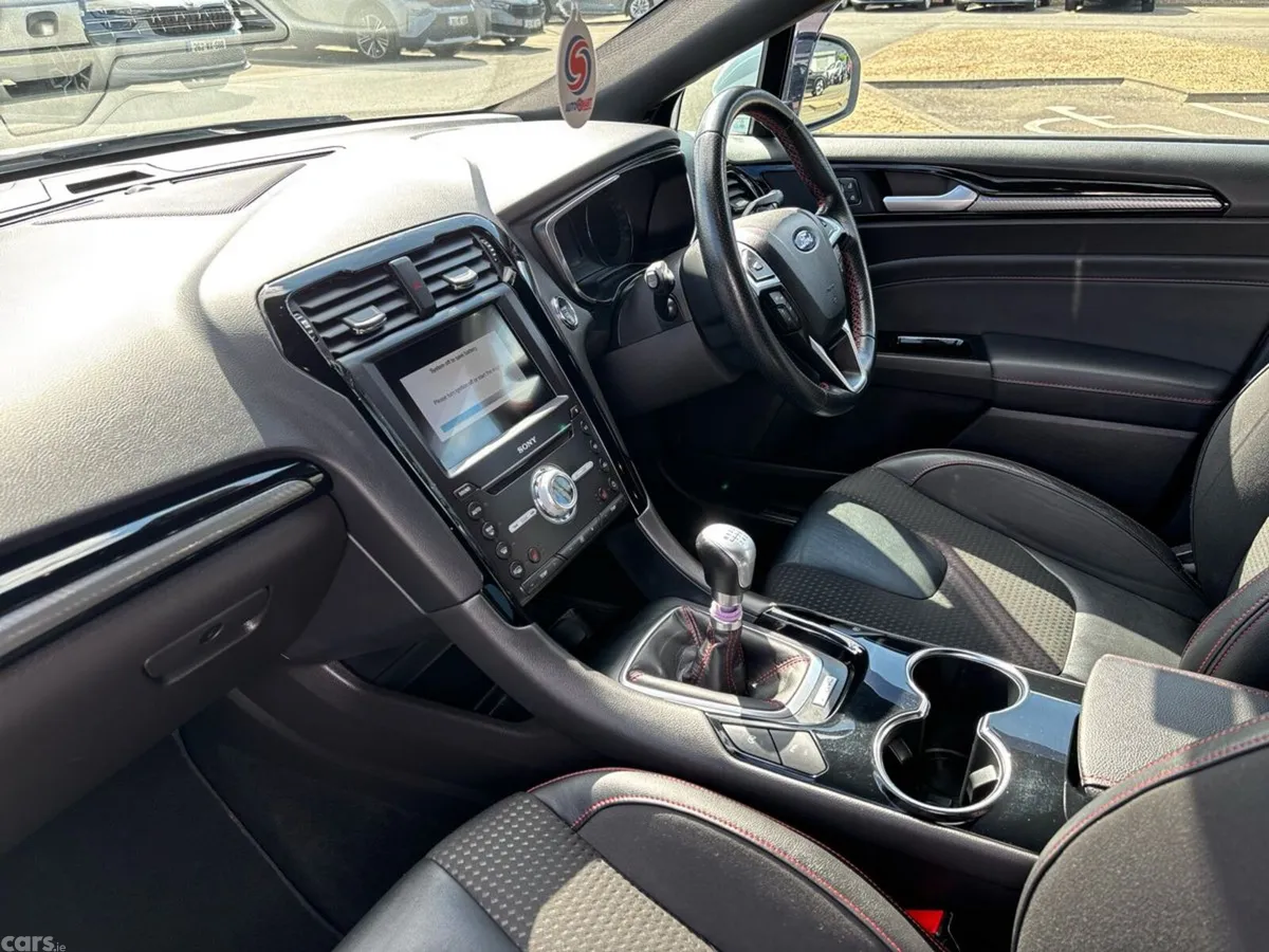 Ford Mondeo Hatchback, Diesel, 2019, White