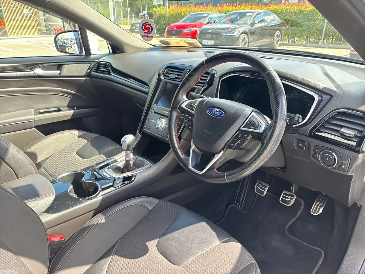 Ford Mondeo Hatchback, Diesel, 2019, White