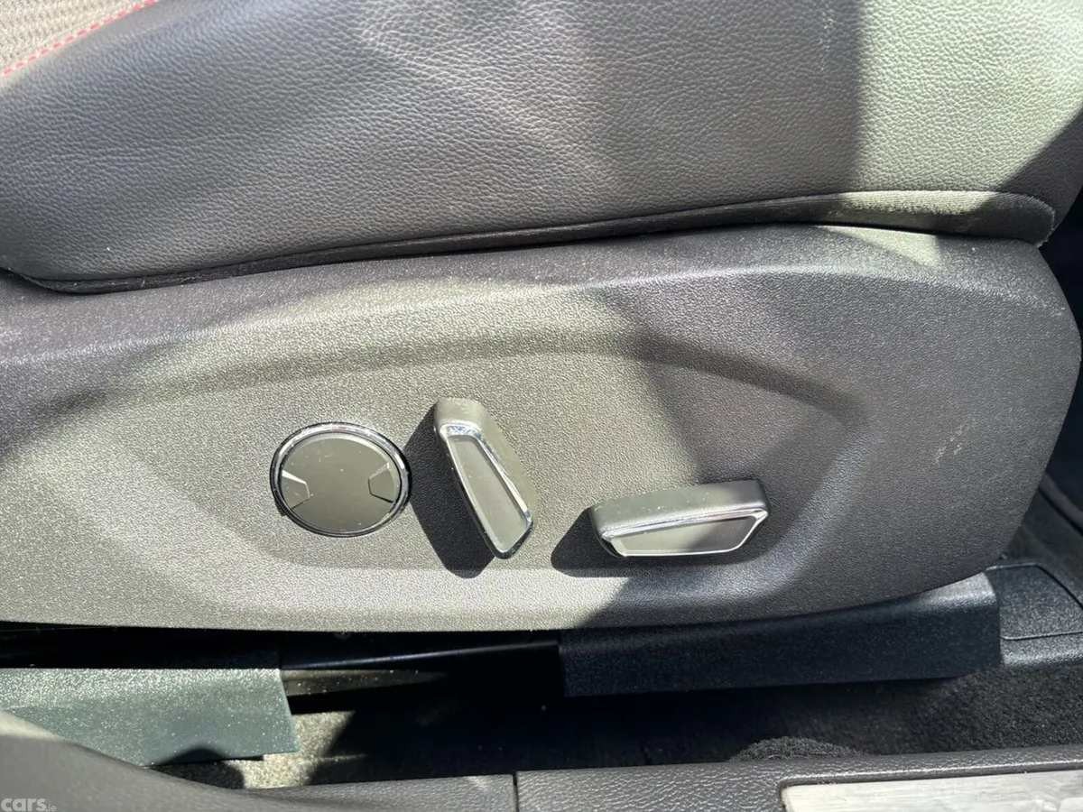 Ford Mondeo Hatchback, Diesel, 2019, White