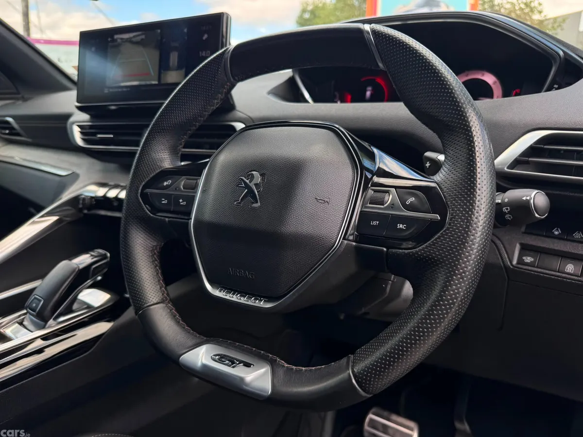 Peugeot 5008 MPV, Diesel, 2021, Brown