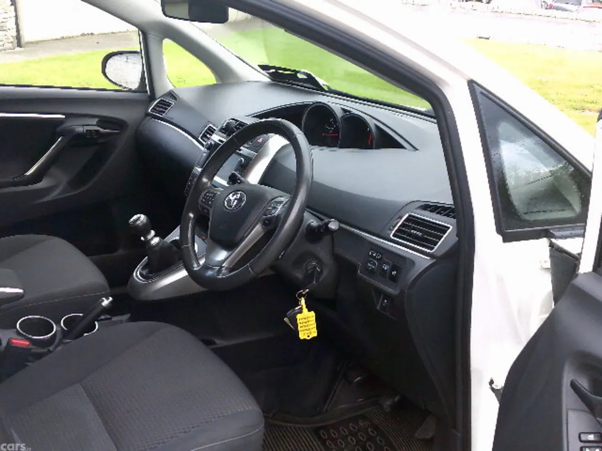 Toyota Verso MPV, Diesel, 2015, White
