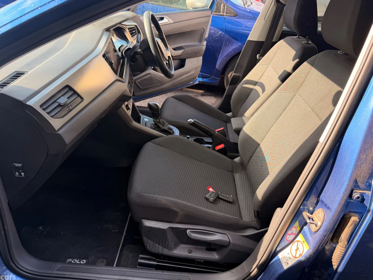 Volkswagen Polo Hatchback, Petrol, 2021, Blue