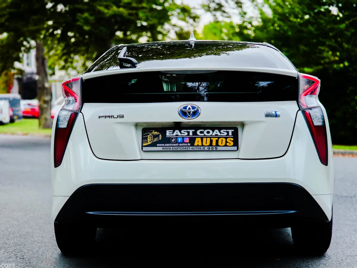 Toyota Prius Hatchback, Petrol Hybrid, 2018, Silver