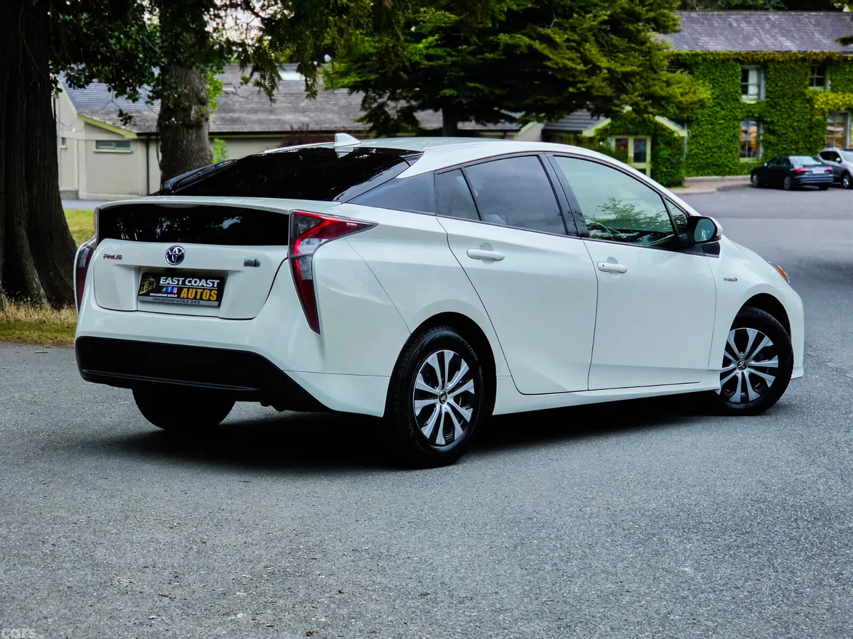 Toyota Prius Hatchback, Petrol Hybrid, 2018, Silver