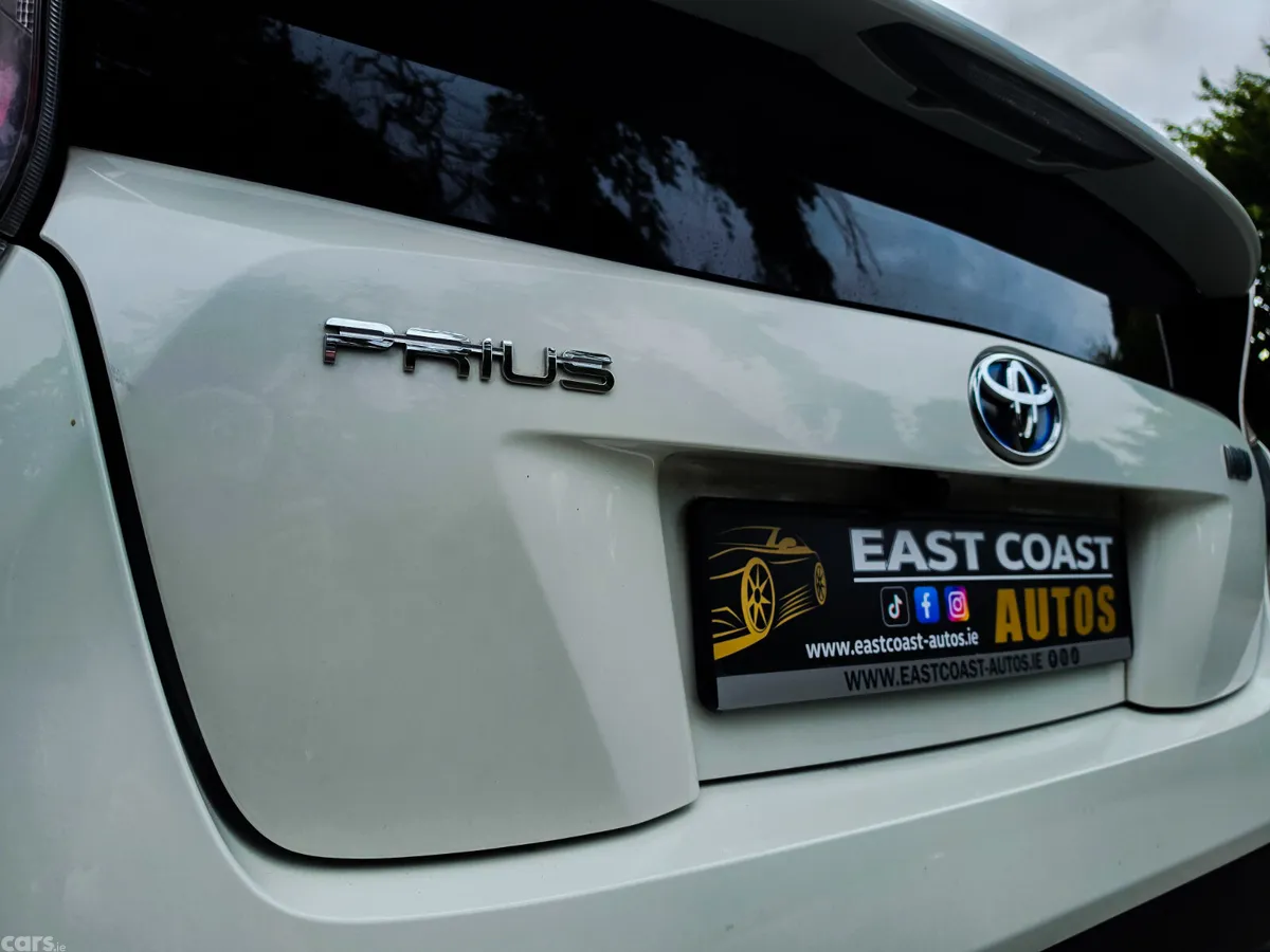 Toyota Prius Hatchback, Petrol Hybrid, 2018, Silver