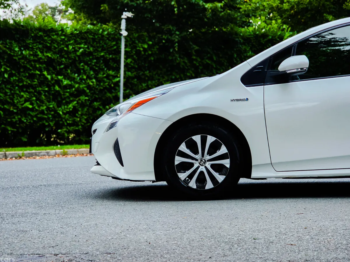 Toyota Prius Hatchback, Petrol Hybrid, 2018, Silver