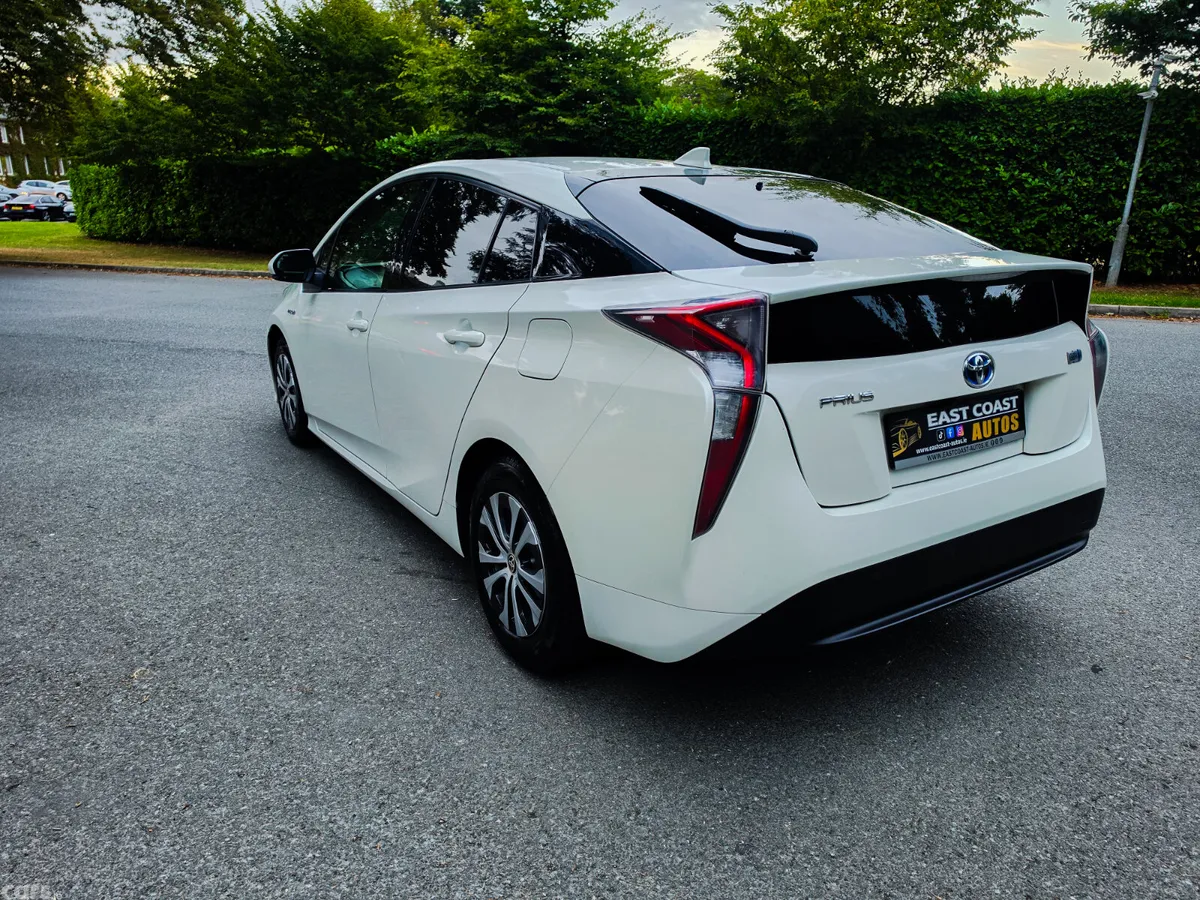 Toyota Prius Hatchback, Petrol Hybrid, 2018, Silver