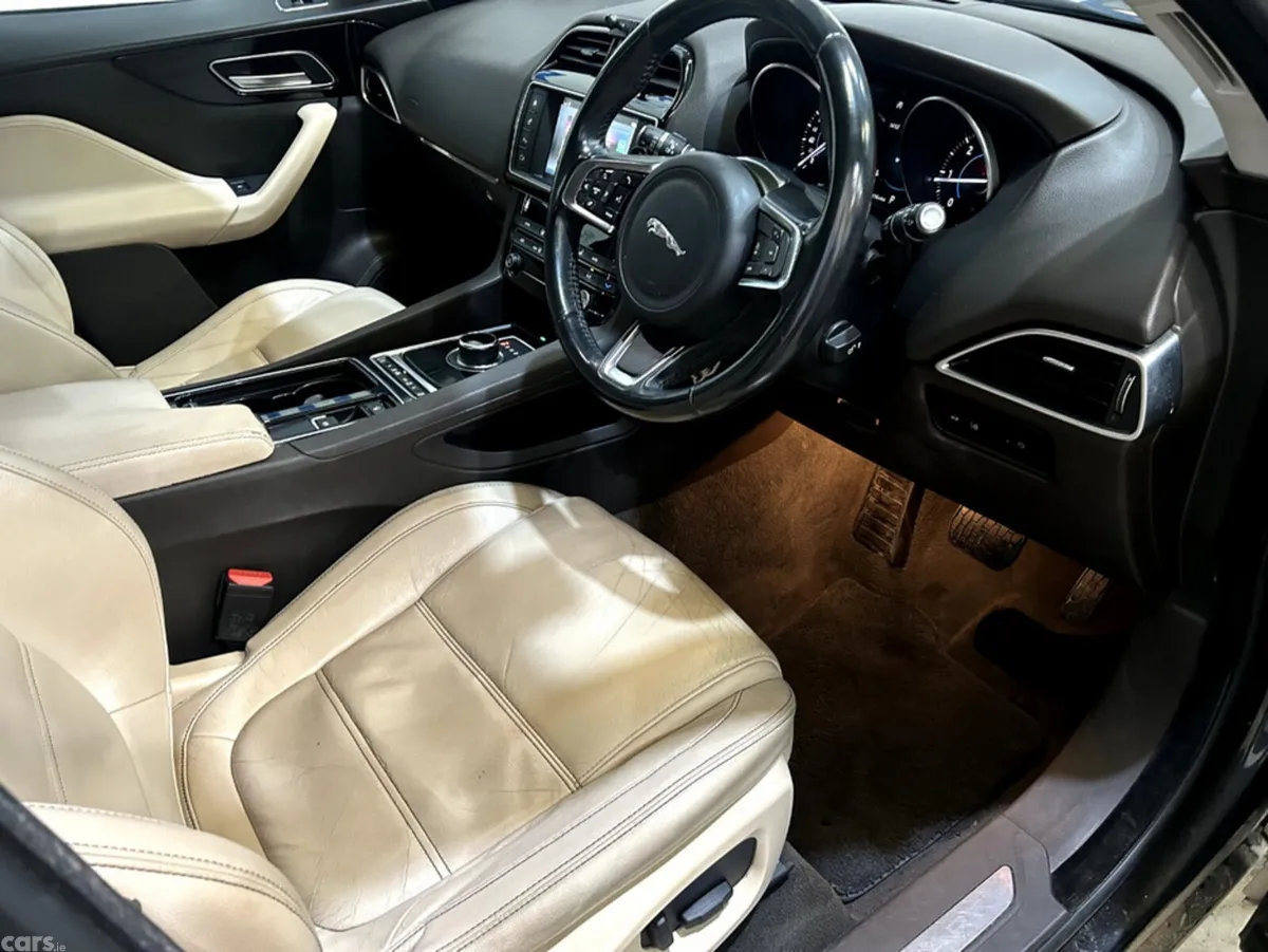 Jaguar F-Pace SUV, Diesel, 2017, Grey