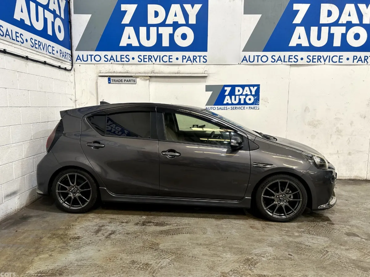 Toyota Aqua Hatchback, Petrol Hybrid, 2016, Grey