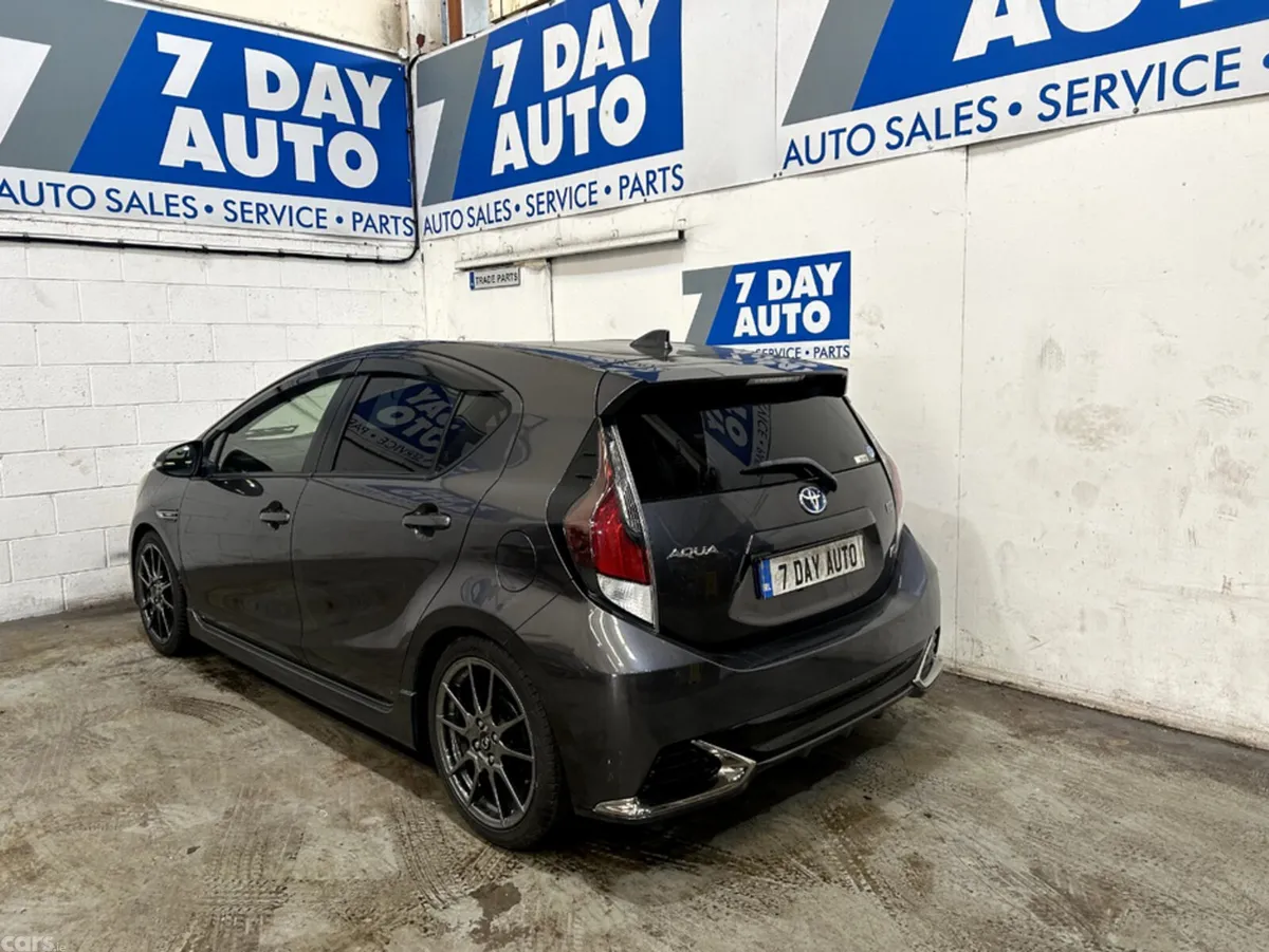 Toyota Aqua Hatchback, Petrol Hybrid, 2016, Grey