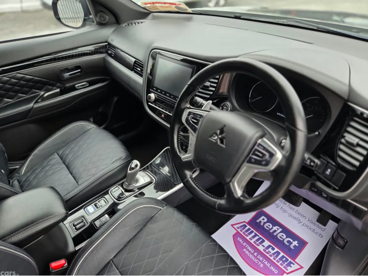 Mitsubishi Outlander Estate, Petrol Plug-in Hybrid, 2021, Black