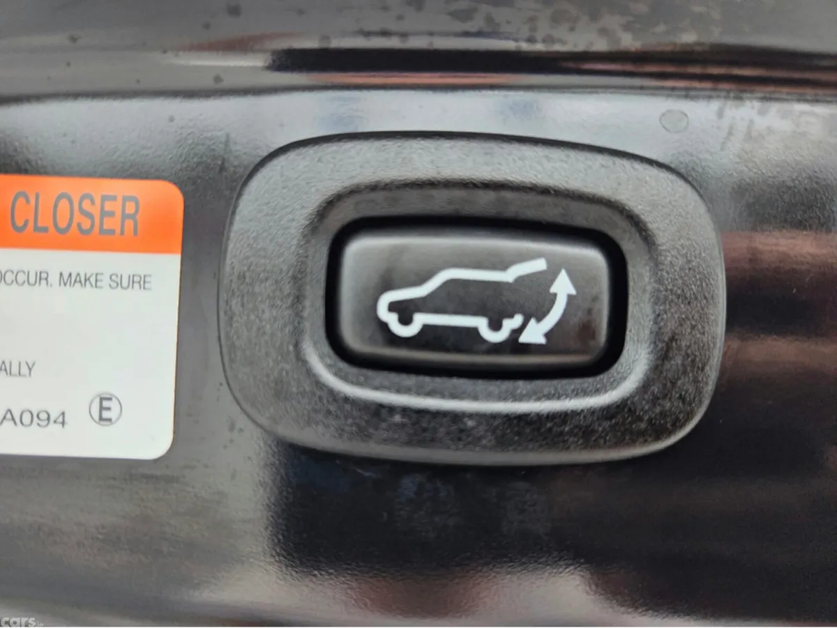 Mitsubishi Outlander Estate, Petrol Plug-in Hybrid, 2021, Black