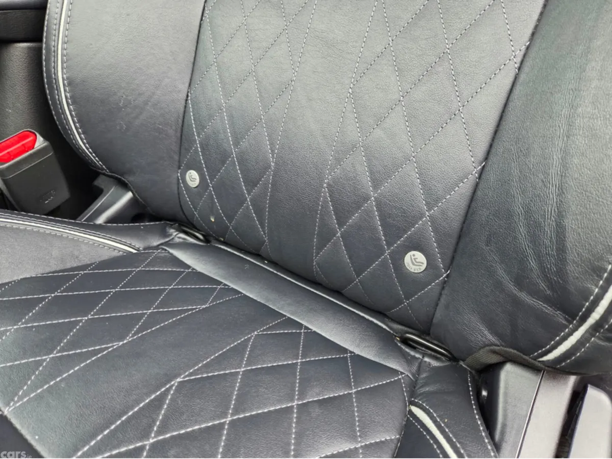 Mitsubishi Outlander Estate, Petrol Plug-in Hybrid, 2021, Black