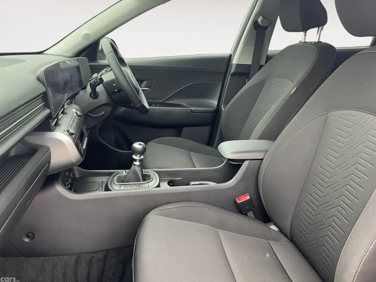 Hyundai KONA MPV, Petrol, 2025, Grey